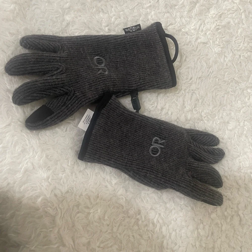 Gray Knit Gloves with OR Logo
